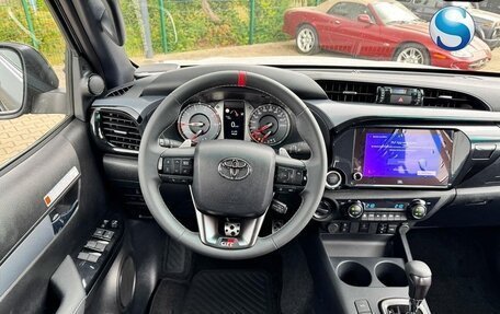 Toyota Hilux VIII, 2025 год, 8 500 000 рублей, 13 фотография