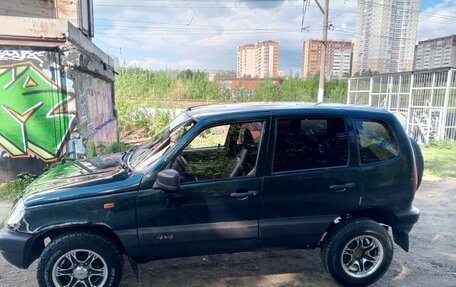 Chevrolet Niva I рестайлинг, 2004 год, 350 000 рублей, 2 фотография