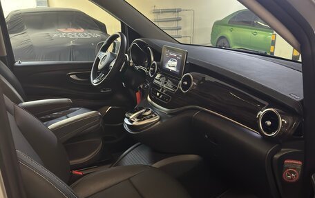 Mercedes-Benz V-Класс, 2016 год, 4 500 000 рублей, 15 фотография