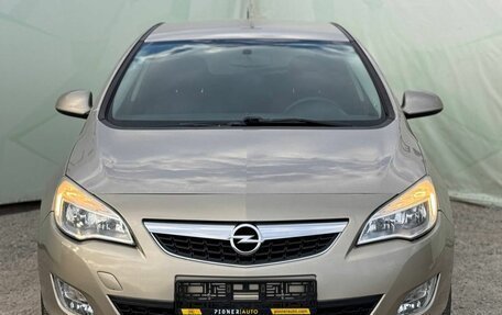 Opel Astra J, 2011 год, 715 000 рублей, 3 фотография