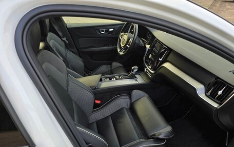 Volvo V60 II, 2020 год, 2 640 000 рублей, 16 фотография