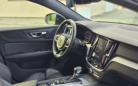 Volvo V60 II, 2020 год, 2 640 000 рублей, 17 фотография