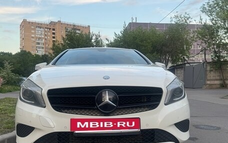 Mercedes-Benz A-Класс, 2015 год, 1 560 000 рублей, 2 фотография
