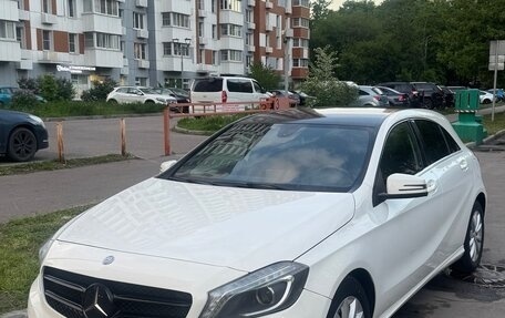 Mercedes-Benz A-Класс, 2015 год, 1 560 000 рублей, 3 фотография