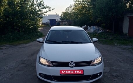 Volkswagen Jetta VI, 2014 год, 930 000 рублей, 2 фотография