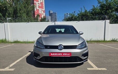 Volkswagen Golf VII, 2019 год, 1 820 000 рублей, 2 фотография