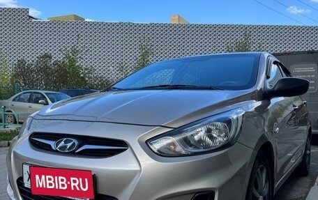 Hyundai Solaris II рестайлинг, 2012 год, 795 000 рублей, 1 фотография