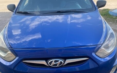 Hyundai Solaris II рестайлинг, 2012 год, 665 000 рублей, 1 фотография
