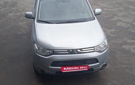 Mitsubishi Outlander III рестайлинг 3, 2013 год, 1 200 000 рублей, 7 фотография