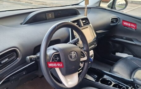 Toyota Prius IV XW50, 2017 год, 1 550 000 рублей, 7 фотография