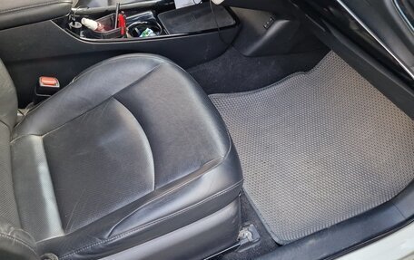 Toyota Prius IV XW50, 2017 год, 1 550 000 рублей, 11 фотография