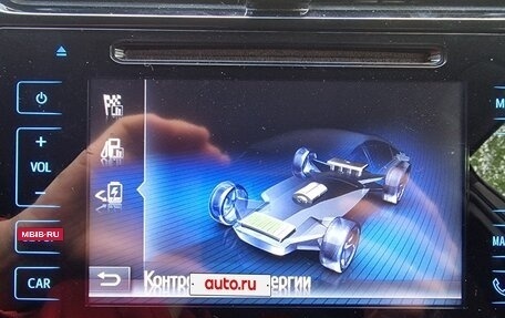 Toyota Prius IV XW50, 2017 год, 1 550 000 рублей, 13 фотография