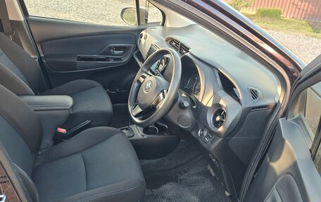 Toyota Vitz, 2015 год, 950 000 рублей, 9 фотография