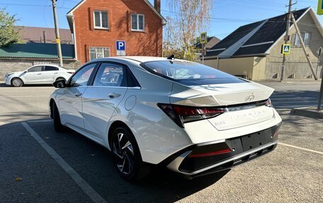 Hyundai Elantra, 2024 год, 2 330 000 рублей, 3 фотография
