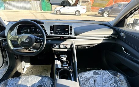 Hyundai Elantra, 2024 год, 2 330 000 рублей, 5 фотография