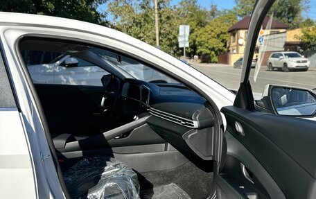 Hyundai Elantra, 2024 год, 2 330 000 рублей, 9 фотография