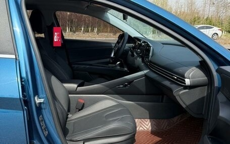 Hyundai Elantra, 2021 год, 1 790 000 рублей, 5 фотография