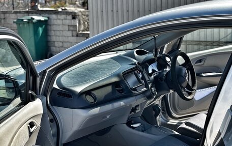 Honda Insight II рестайлинг, 2009 год, 900 000 рублей, 4 фотография