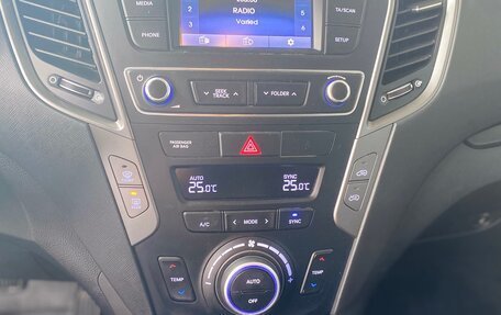 Hyundai Santa Fe III рестайлинг, 2017 год, 2 270 000 рублей, 14 фотография