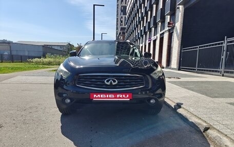 Infiniti FX II, 2011 год, 2 250 000 рублей, 26 фотография