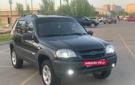 Chevrolet Niva I рестайлинг, 2012 год, 585 500 рублей, 5 фотография