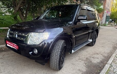 Mitsubishi Pajero IV, 2011 год, 2 390 000 рублей, 3 фотография