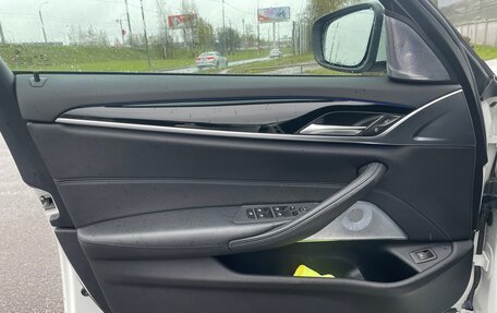 BMW 5 серия, 2018 год, 2 650 000 рублей, 11 фотография