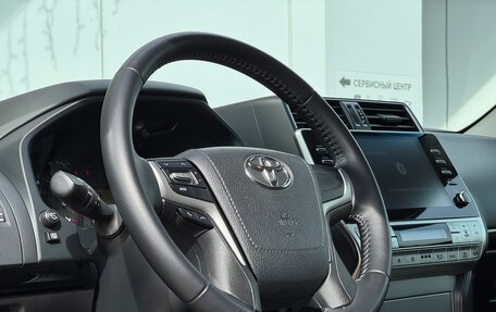 Toyota Land Cruiser Prado 150 рестайлинг 2, 2023 год, 6 140 000 рублей, 10 фотография