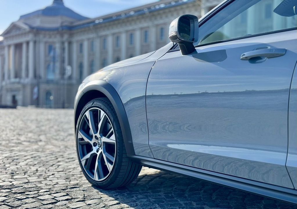 Volvo V90 Cross Country, 2023 год, 8 599 000 рублей, 1 фотография