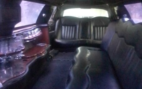 Lincoln Town Car III рестайлинг, 2003 год, 600 000 рублей, 1 фотография