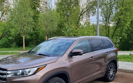 Toyota Highlander III, 2018 год, 3 850 000 рублей, 1 фотография