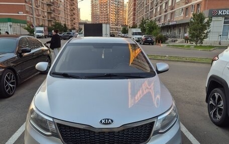 KIA Rio III рестайлинг, 2015 год, 900 000 рублей, 1 фотография