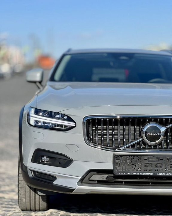 Volvo V90 Cross Country, 2023 год, 8 599 000 рублей, 2 фотография