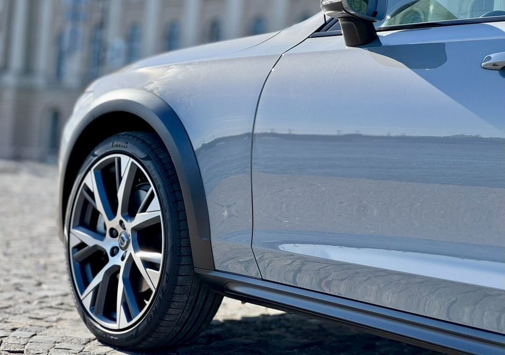 Volvo V90 Cross Country, 2023 год, 8 599 000 рублей, 10 фотография