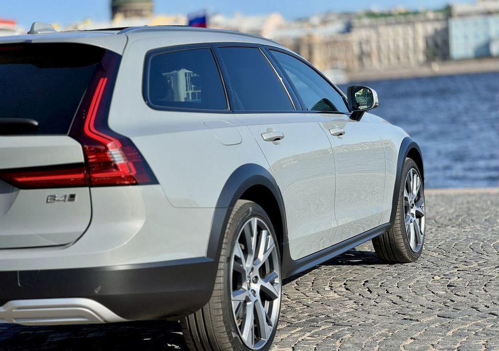 Volvo V90 Cross Country, 2023 год, 8 599 000 рублей, 14 фотография