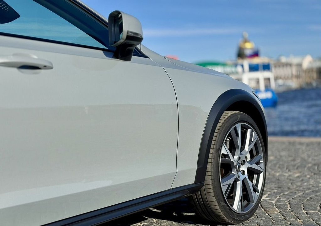 Volvo V90 Cross Country, 2023 год, 8 599 000 рублей, 15 фотография