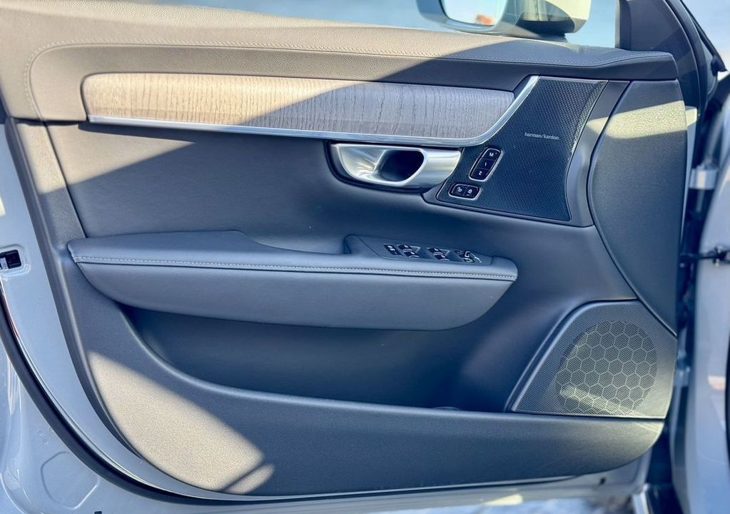 Volvo V90 Cross Country, 2023 год, 8 599 000 рублей, 26 фотография