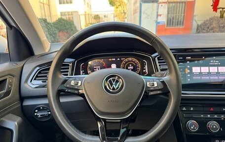 Volkswagen T-Roc I, 2022 год, 1 740 000 рублей, 7 фотография