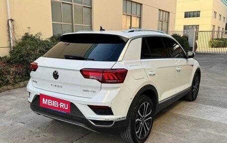 Volkswagen T-Roc I, 2022 год, 1 740 000 рублей, 3 фотография