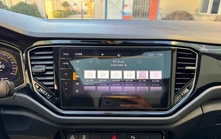 Volkswagen T-Roc I, 2022 год, 1 740 000 рублей, 9 фотография