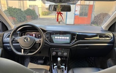 Volkswagen T-Roc I, 2022 год, 1 740 000 рублей, 11 фотография