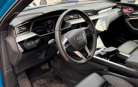 Audi e-tron I, 2020 год, 5 000 000 рублей, 5 фотография