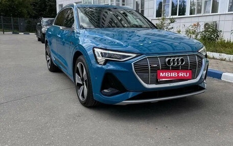 Audi e-tron I, 2020 год, 5 000 000 рублей, 2 фотография