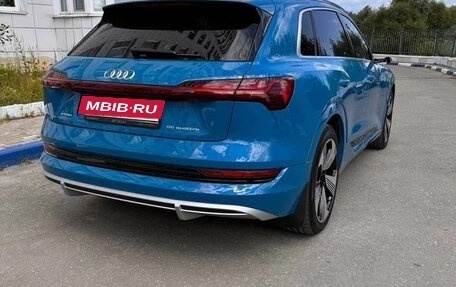 Audi e-tron I, 2020 год, 5 000 000 рублей, 3 фотография