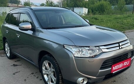 Mitsubishi Outlander III рестайлинг 3, 2012 год, 1 480 000 рублей, 3 фотография