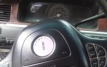 Lincoln Town Car III рестайлинг, 2003 год, 600 000 рублей, 7 фотография