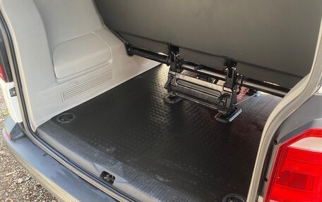 Volkswagen Caravelle T6 рестайлинг, 2015 год, 2 790 000 рублей, 10 фотография