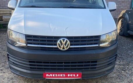 Volkswagen Caravelle T6 рестайлинг, 2015 год, 2 790 000 рублей, 4 фотография