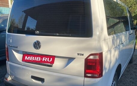 Volkswagen Caravelle T6 рестайлинг, 2015 год, 2 790 000 рублей, 3 фотография