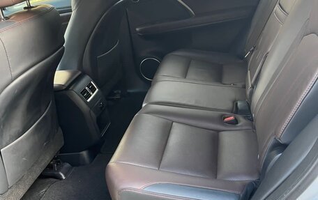 Lexus RX IV рестайлинг, 2019 год, 4 500 000 рублей, 7 фотография